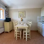 Apartmán Familial 4 Pers. Avec Piscine, Tennis Et Parking - Les Issambres - Fr-1-226-455 *
